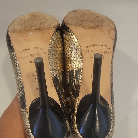 Via Spiga Gold and Black Patterned - Picture 6 of 9